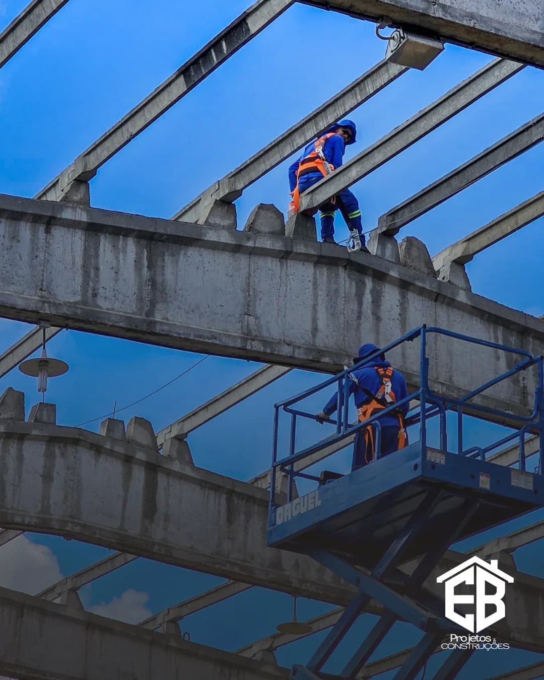 Trabalho sobre a estrutura da cobertura com apoio de plataforma elevatória